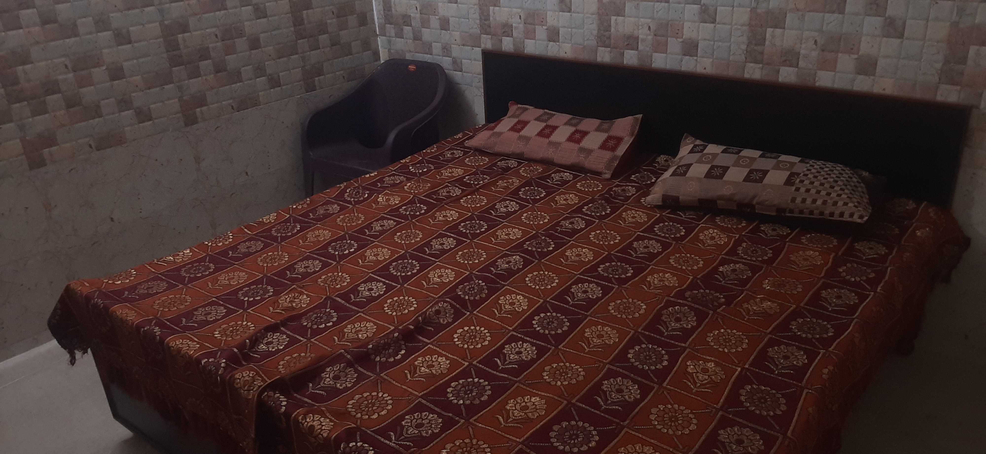 Hotel O Radhika Guest House - Tap to explore photos