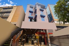 Super COLLECTION O SIXMILE GUWAHATI FORMERLY HOTEL GANGOTRI, Guwahati