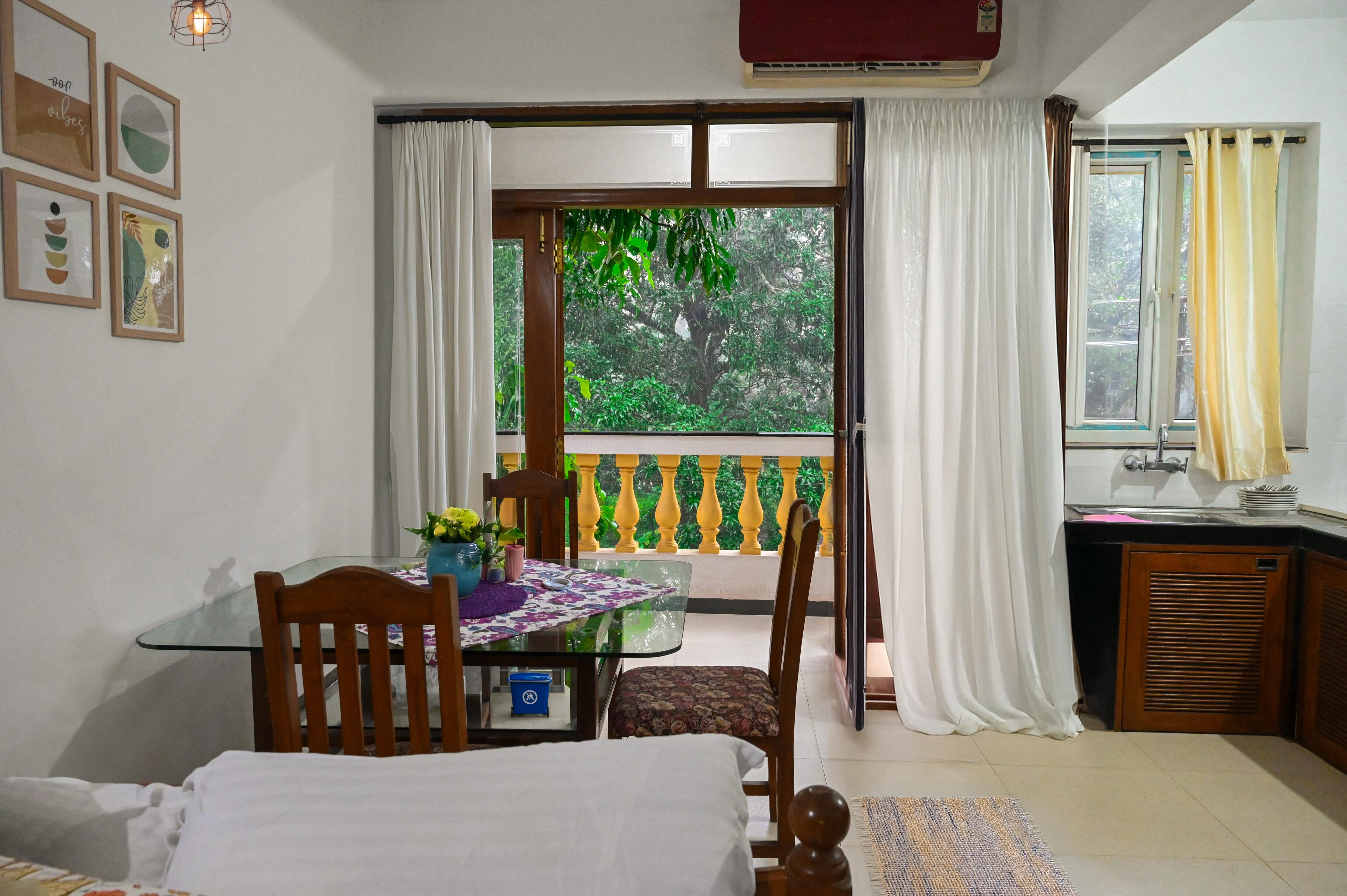 Sunset Holidays Studio Apartment - Tap to explore photos