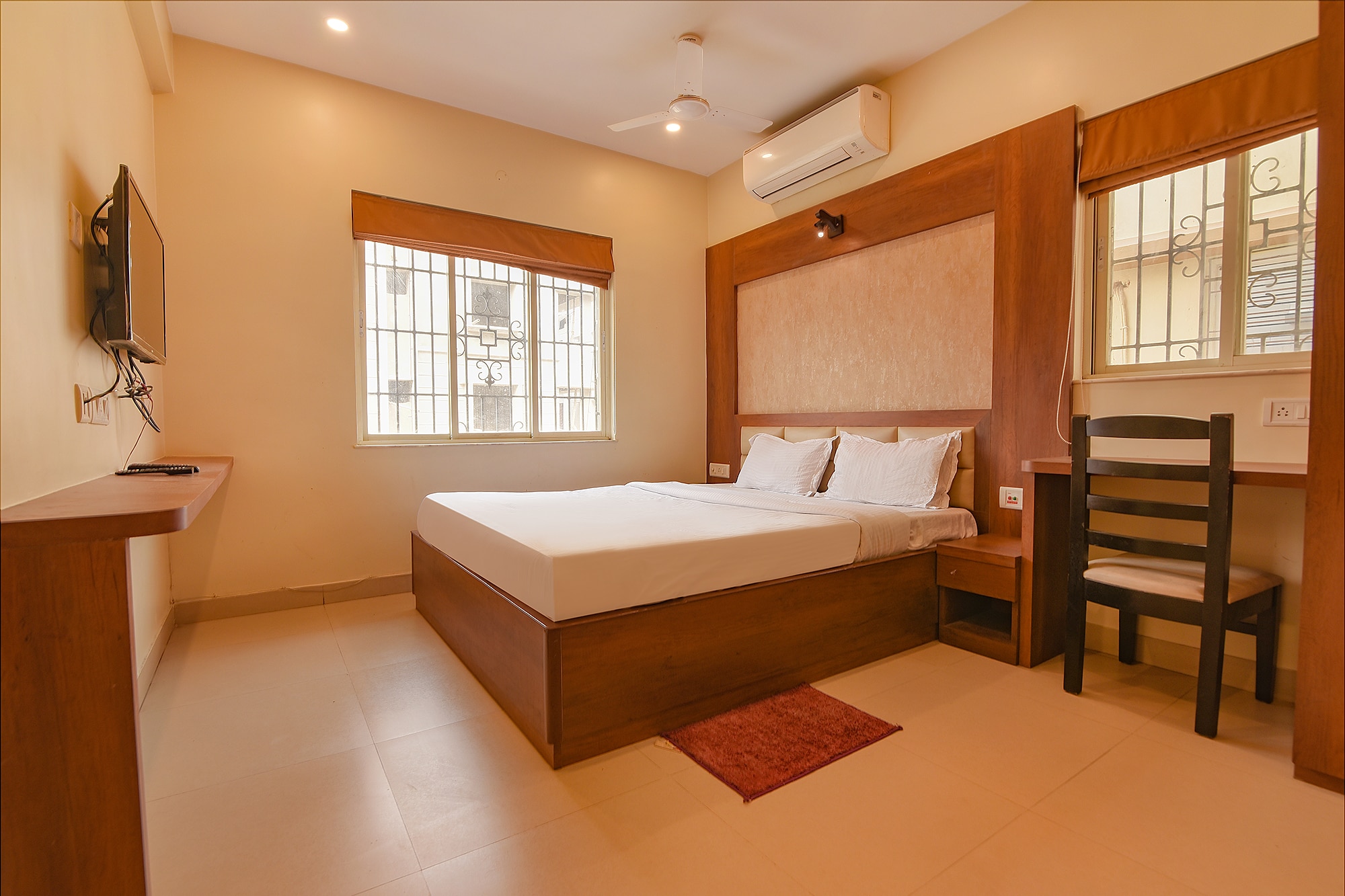 FabHotel Dream Plaza - Nr. Biswa Bangla Gate - Tap to explore photos
