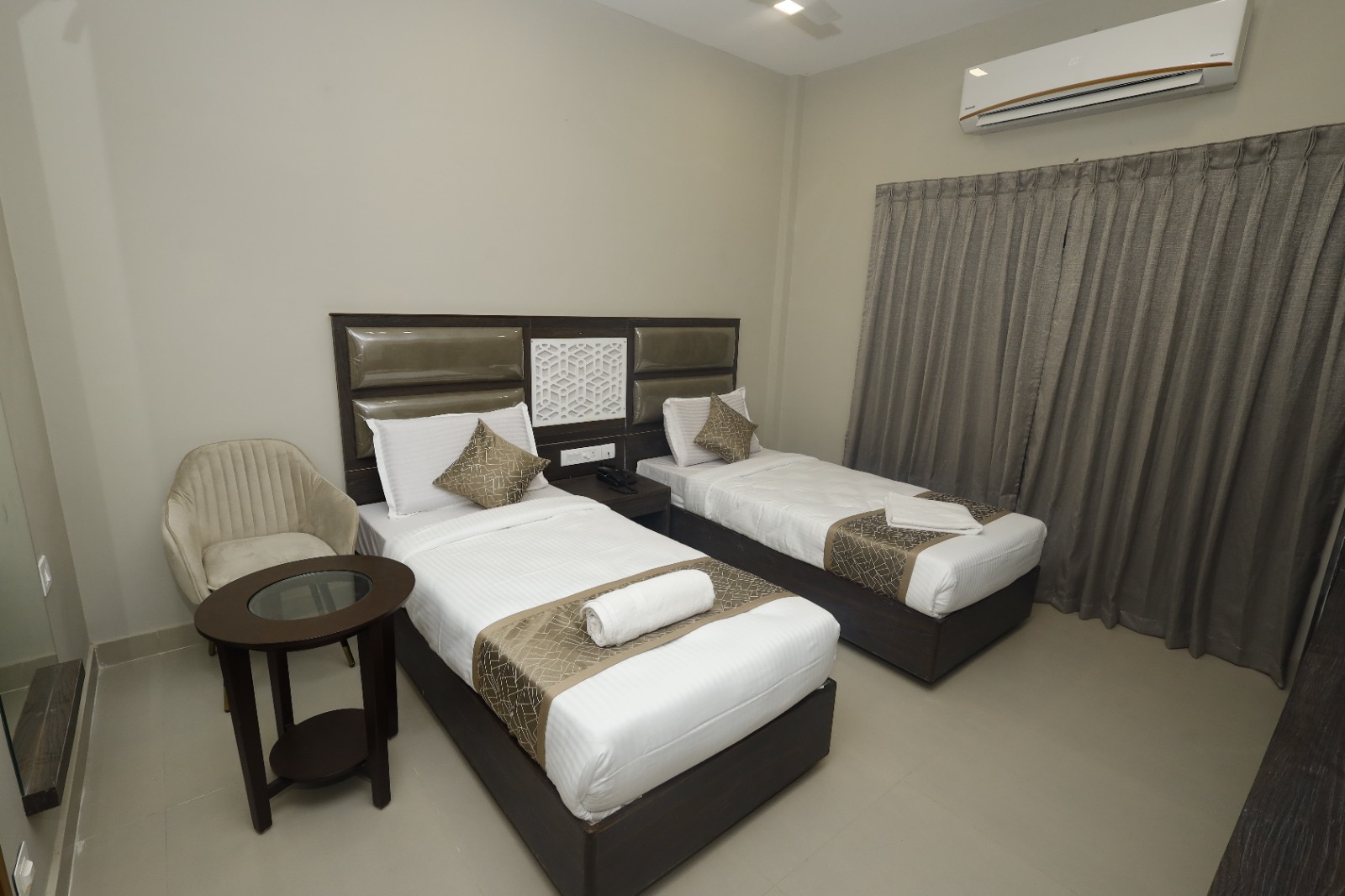 Grand Courtyard Hotel near Kauvery Hospital - Tap to explore photos