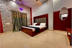 Hotel Girdhari Varanasi, Varanasi