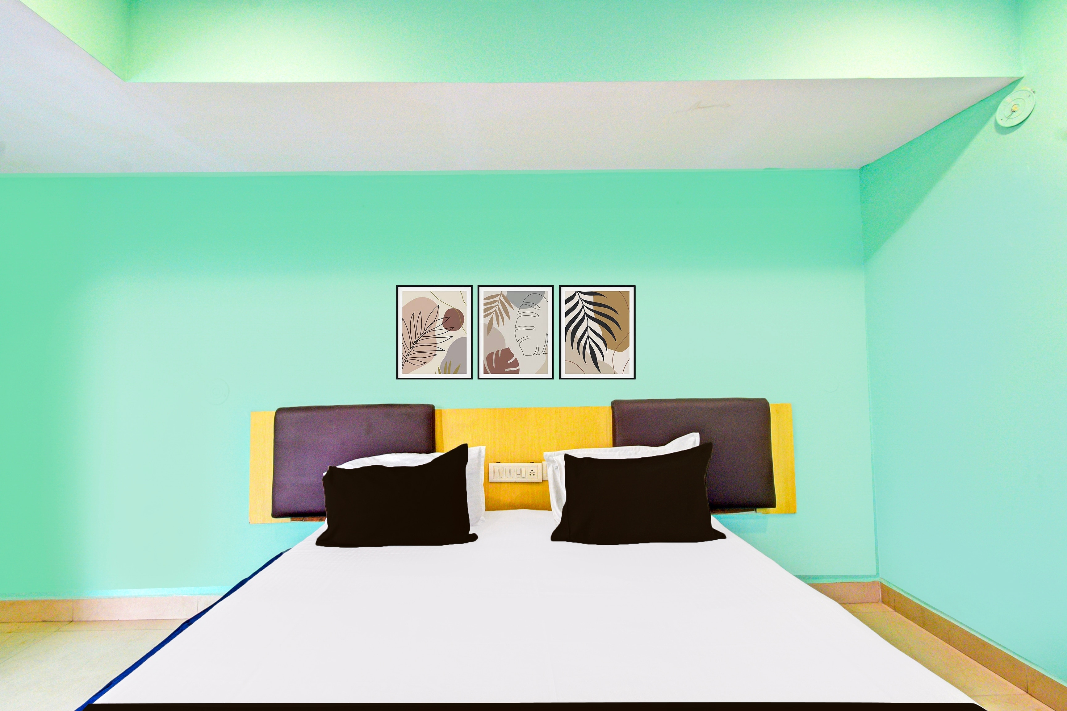Super Townhouse Ameerpet Balkampet Road - Tap to explore photos
