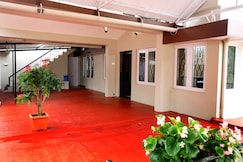 Rose Wood Annexe 3BHK and 1 Attic Room, Ooty