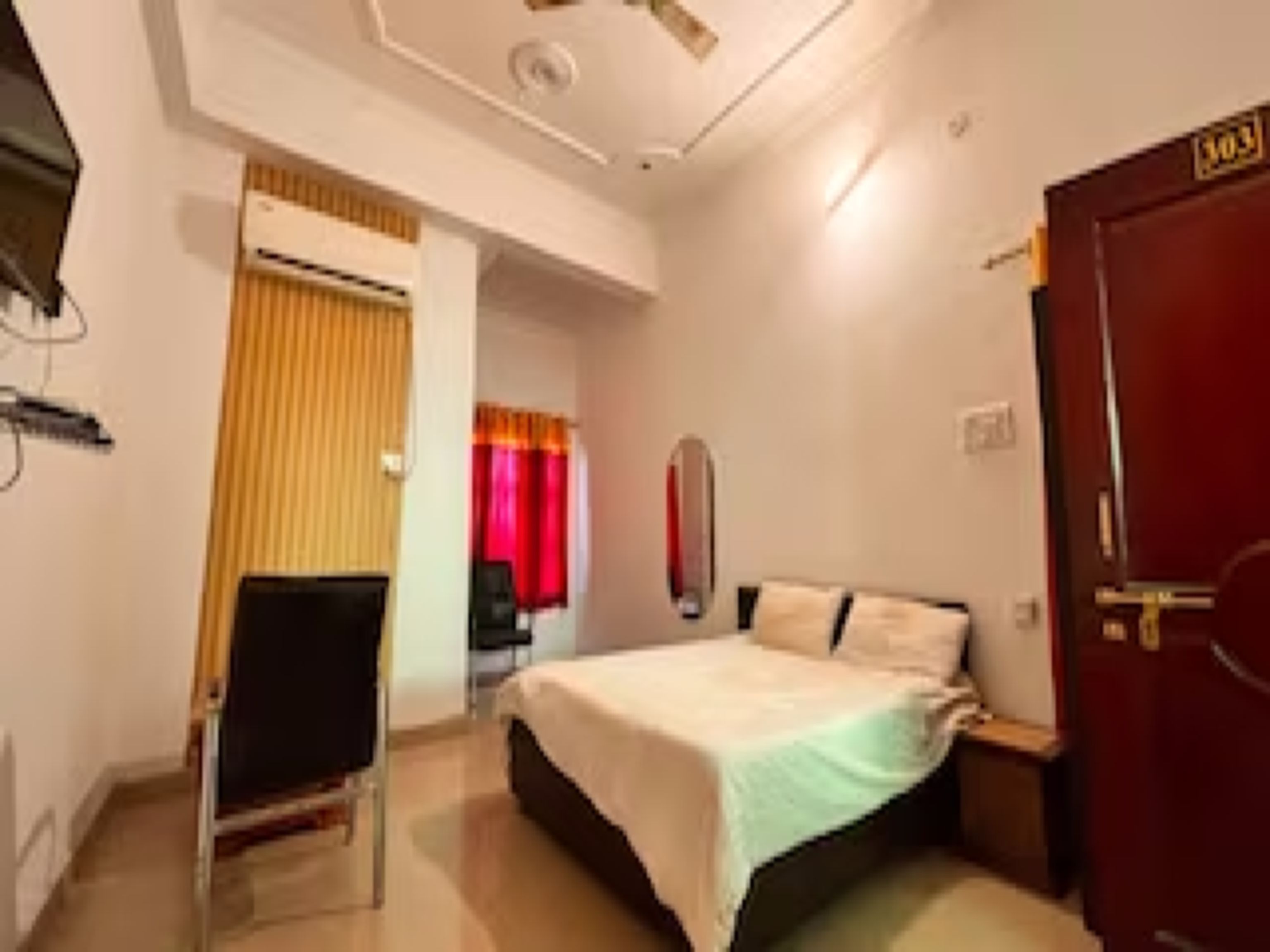Hotel O Haveli Home Stay - Tap to explore photos