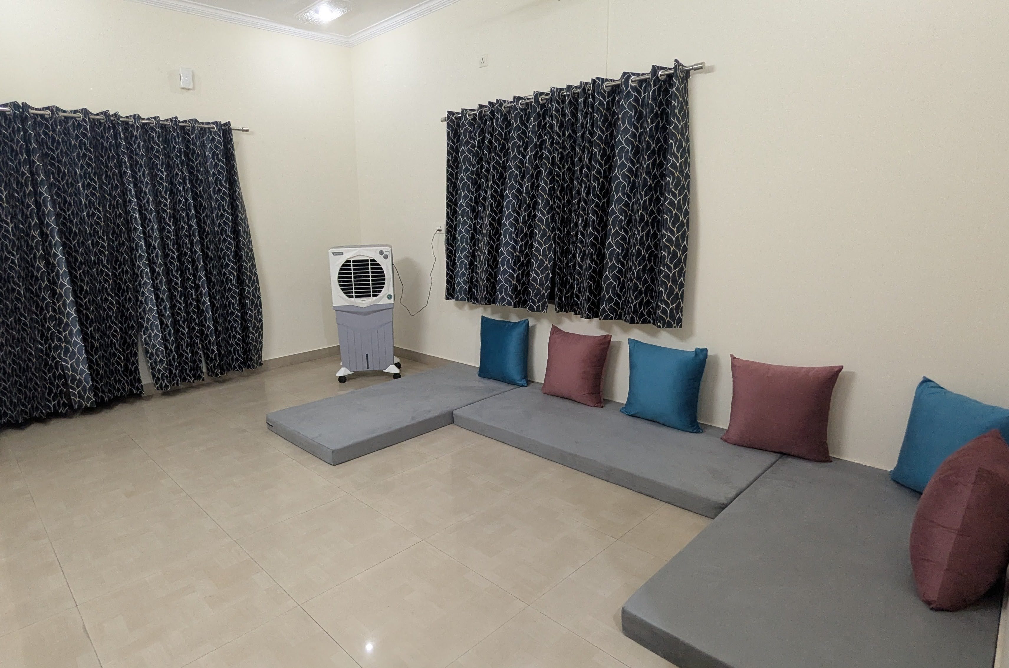 HariVilas - 3BHK Near Ganga Ghat - Tap to explore photos