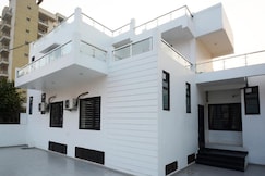 Comfort Stay | Rooms & Wi-Fi, Faridabad