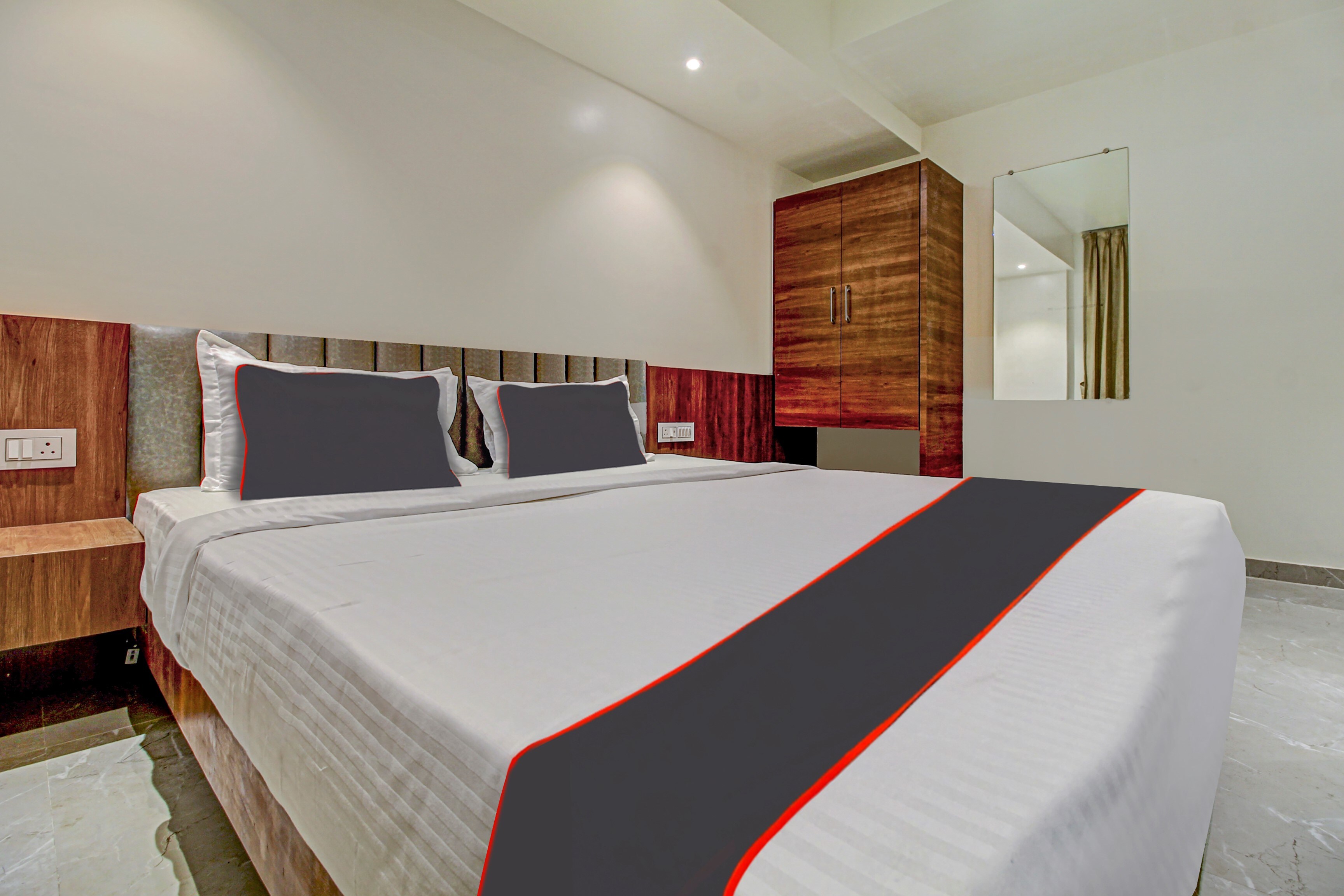 Hotel O Haveli Executive - Tap to explore photos
