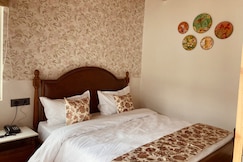 Naina Lodge, Nainital