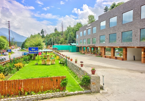 Sa Manali Inn Span Inn & Suites by Alivaa Hotel, Manali ππ’π’π Manali Hotel