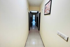 POP 84898G Hotel Nitin Inn, Ujjain