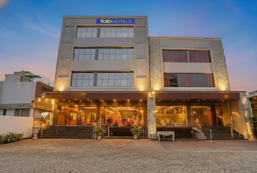 FabHotel Golden Rivaah