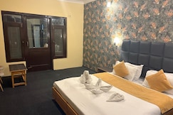 Kashmir Holiday Lodge, Srinagar