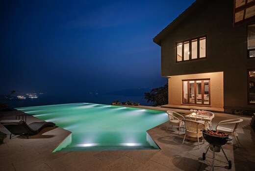 LohonoStays Om Anantha 4 Bedroom