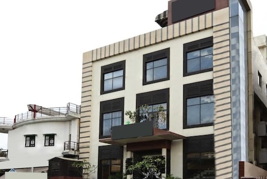 Townhouse Gomti Nagar Station Formerly Budget In