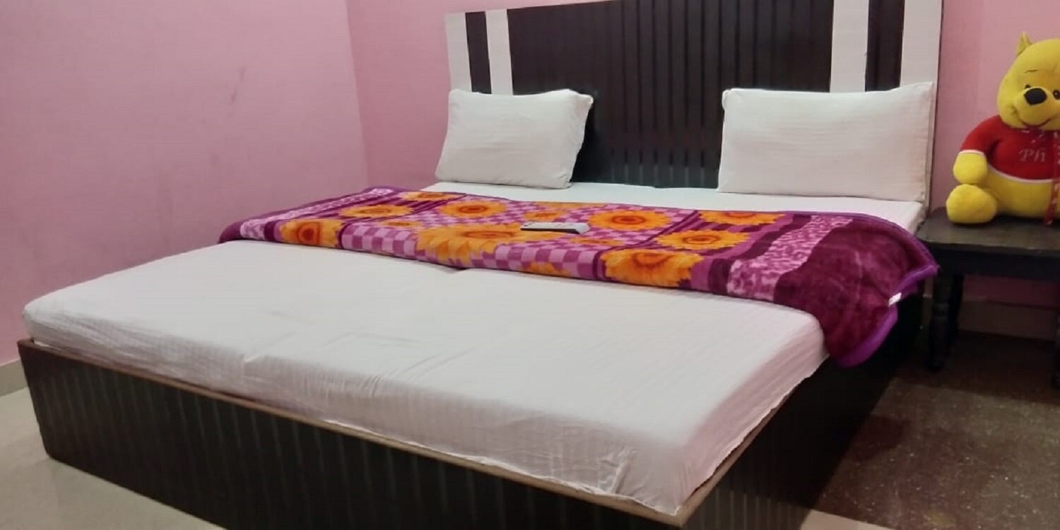 Gaurish Home Stay - Tap to explore photos
