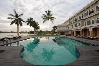 Hotel Lakend