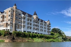 Dew River Castle I Lake View 1BHK  Aluva, Cochin