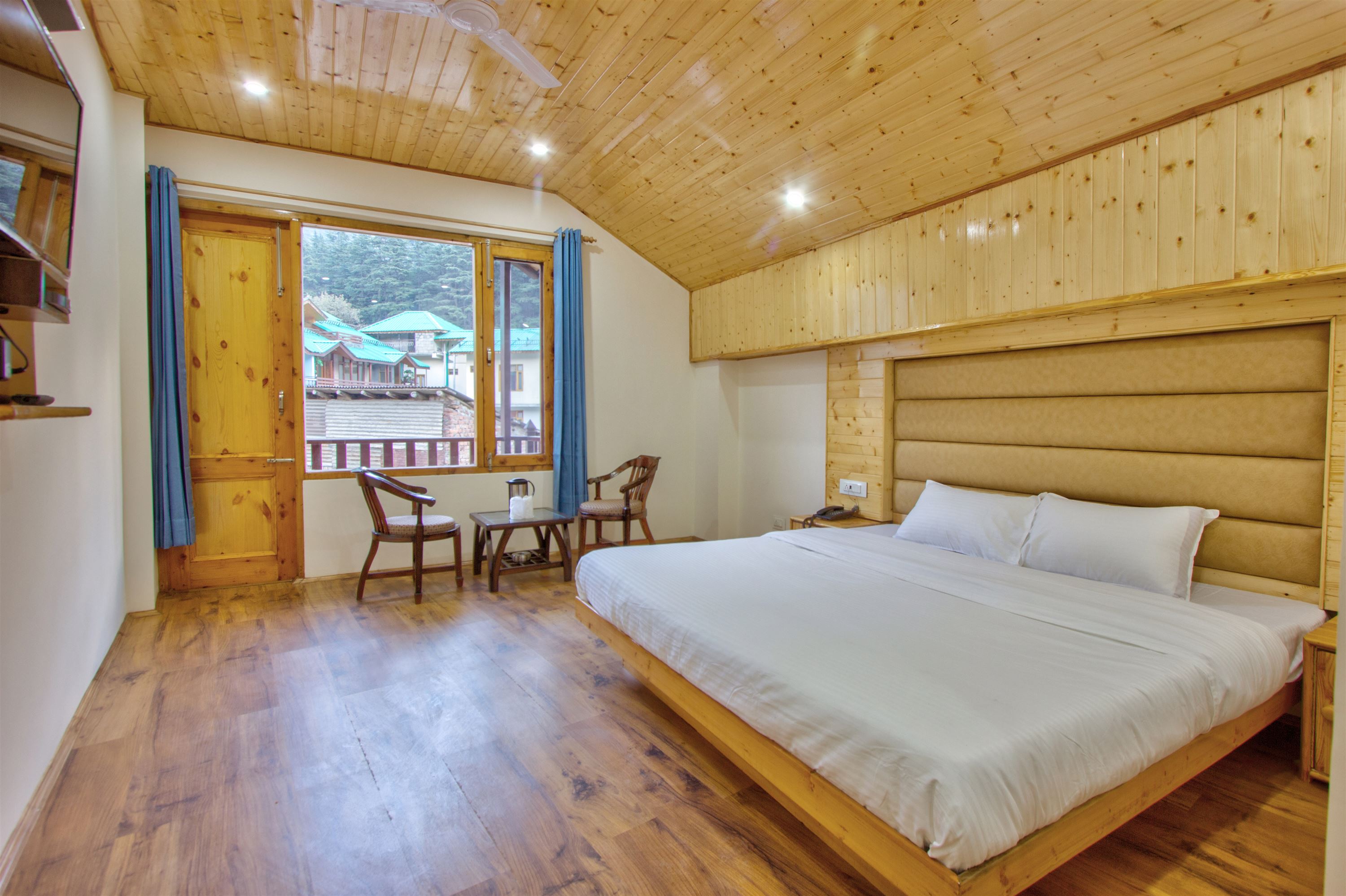 HOTEL MANALI BOUTIQUE - Tap to explore photos