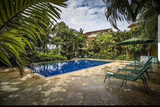 LuxuryStays : Imperial Suites