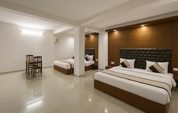 Super Deluxe Family Room