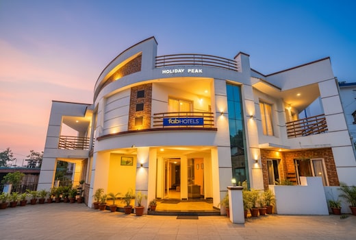 FabHotel Rajathi Holiday Peak
