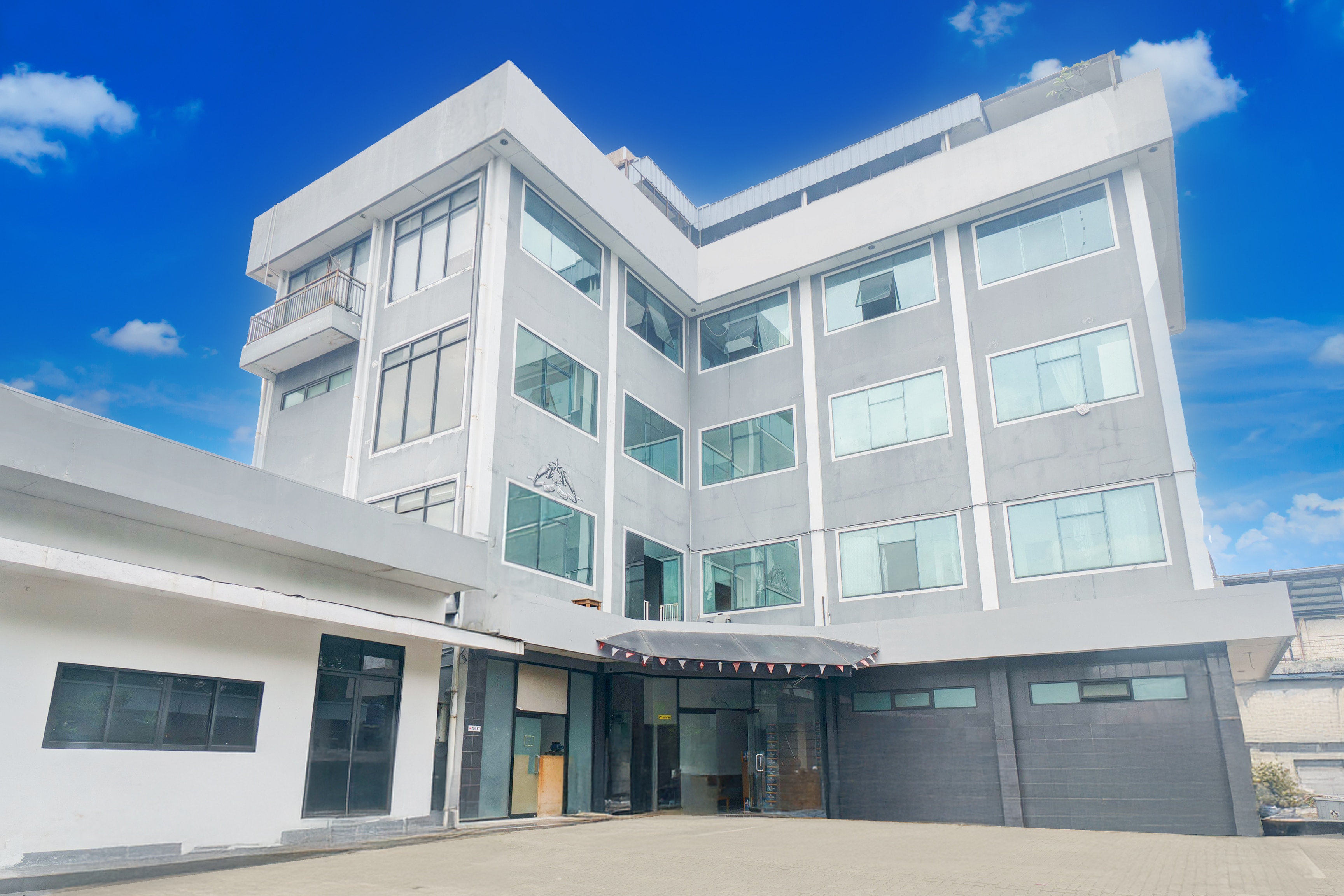Hotel O Palmerah Near Binus University Formerly Wisma Bango - Tap to explore photos