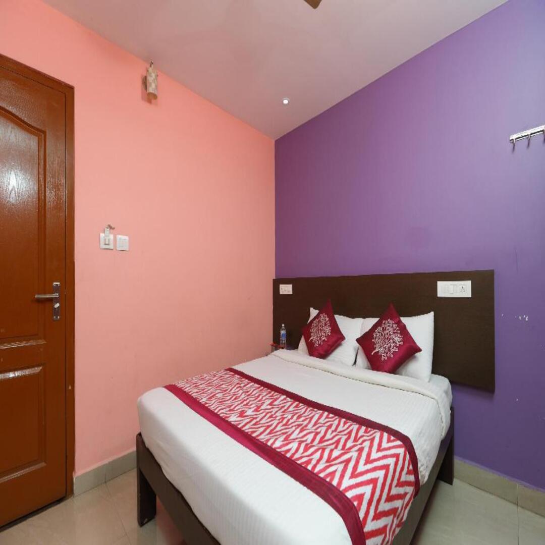 UDAYEES HOTEL BVN GRAND - Tap to explore photos