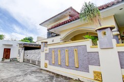 SPOT ON 93711 Kenzie Bunkbed Syariah, Klaten