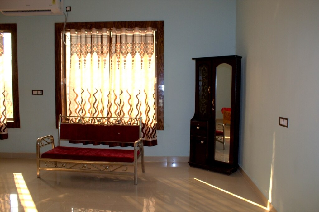 Shree Bhardwaj Garden & Resort - Tap to explore photos