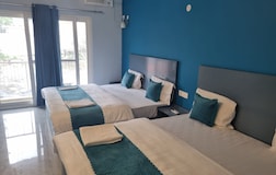 Deluxe Family Room with Mountain View