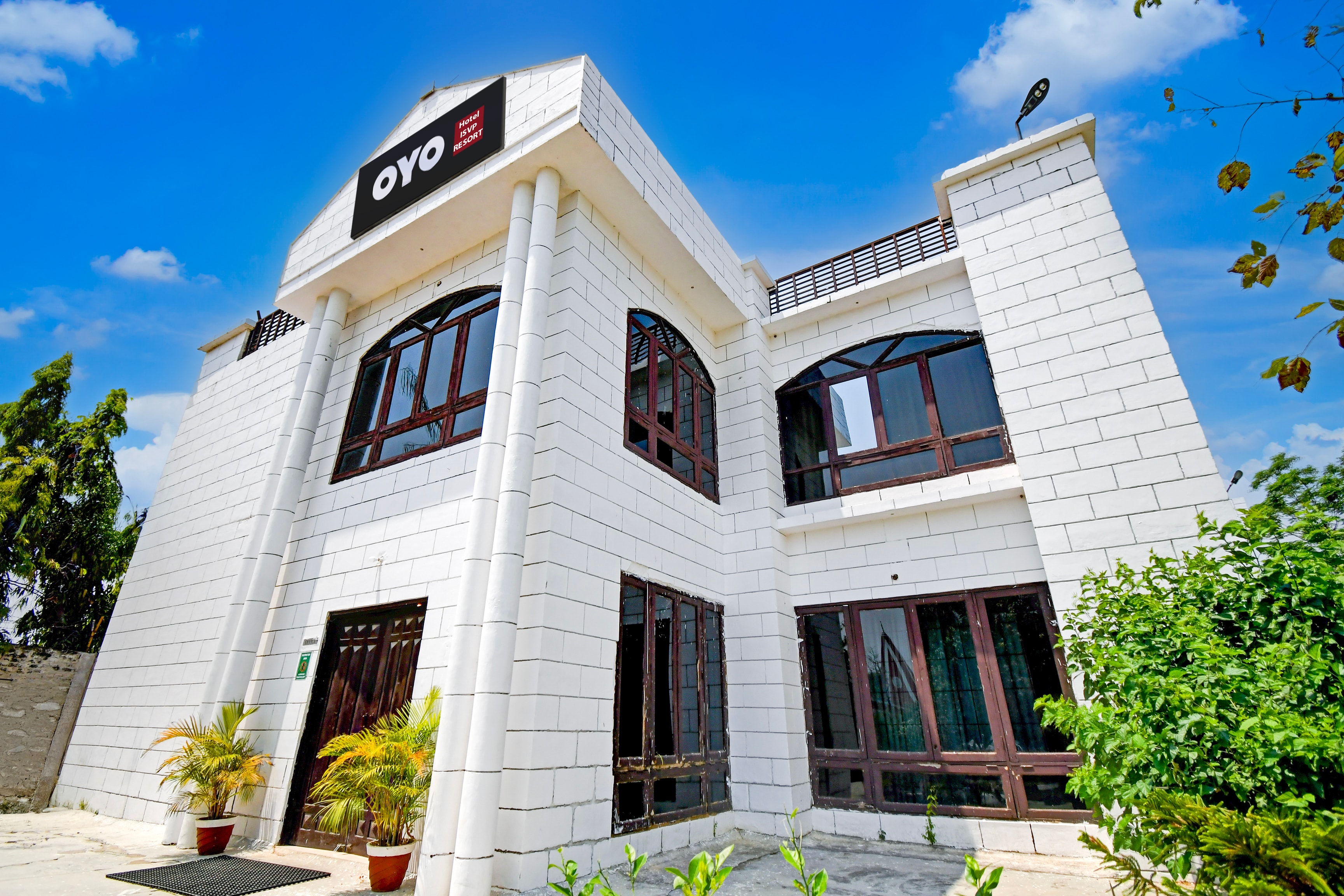 HOTEL O ISVP RESORT - Tap to explore photos