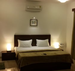 LUXURY ROOM WITH BALCONY