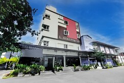 Hotel O Makassar near Mall Panakukang formerly Hotel Lucky Inn Makassar, Makassar