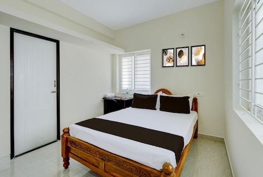 Hotel O Eswar Guest House Padur