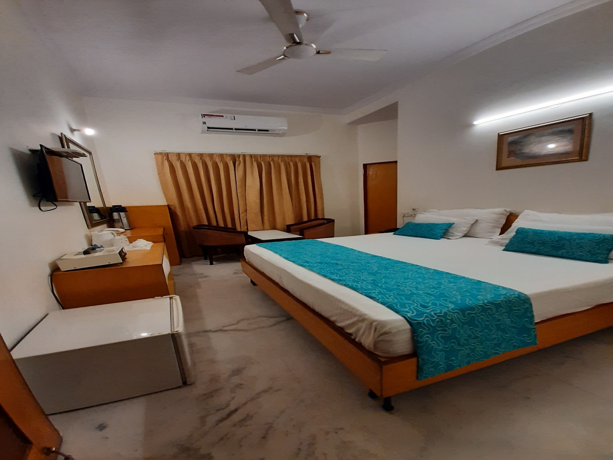 Madhuvan Hotel - Tap to explore photos