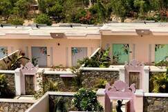 DanCenter Parijat Villas & Suites Udaipur, Udaipur