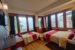 Hotel Ree Ghang private rooms sakyong house, Gangtok
