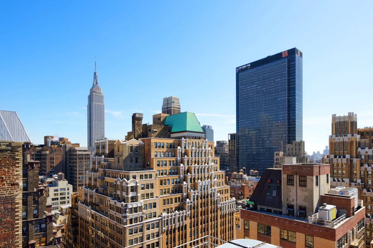 Courtyard by Marriott New York Manhattan/Times Square West - Tap to explore photos