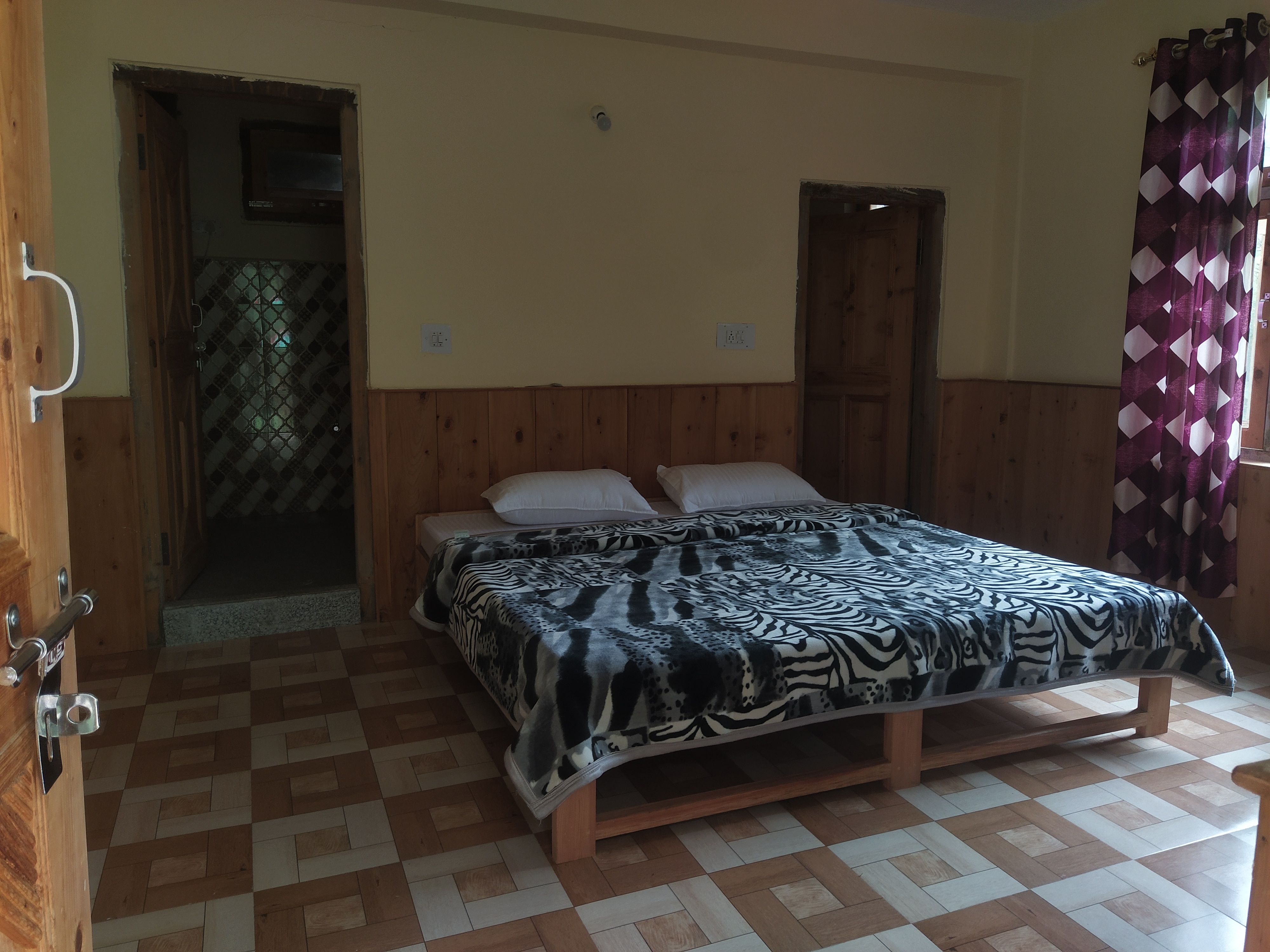 Tirthan valley Jungle view homestay - Tap to explore photos