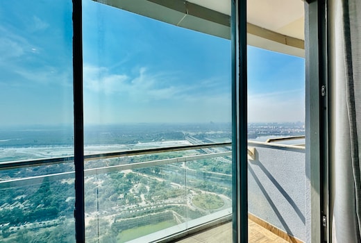 High Rise Haven  32nd Floor