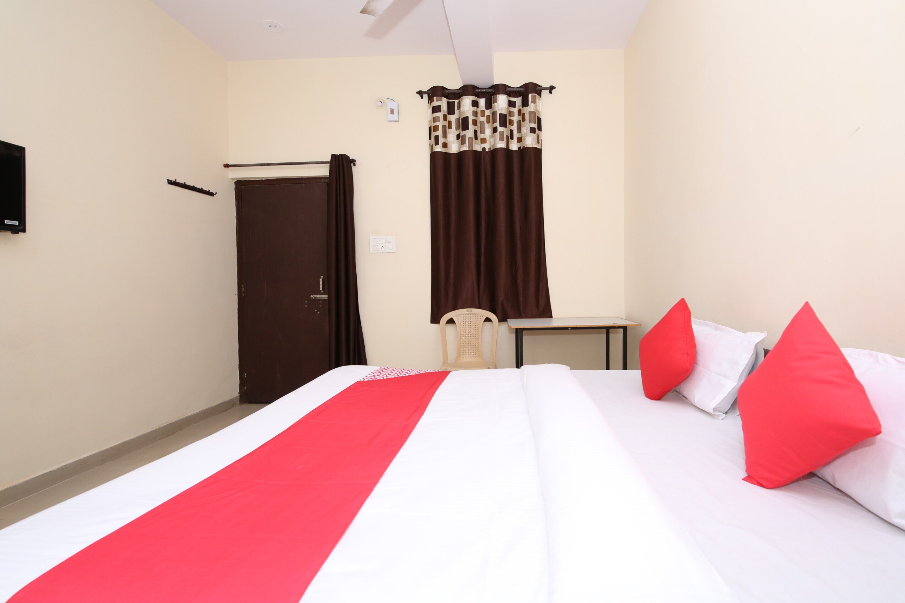 Hotel O Shree Hari - Tap to explore photos