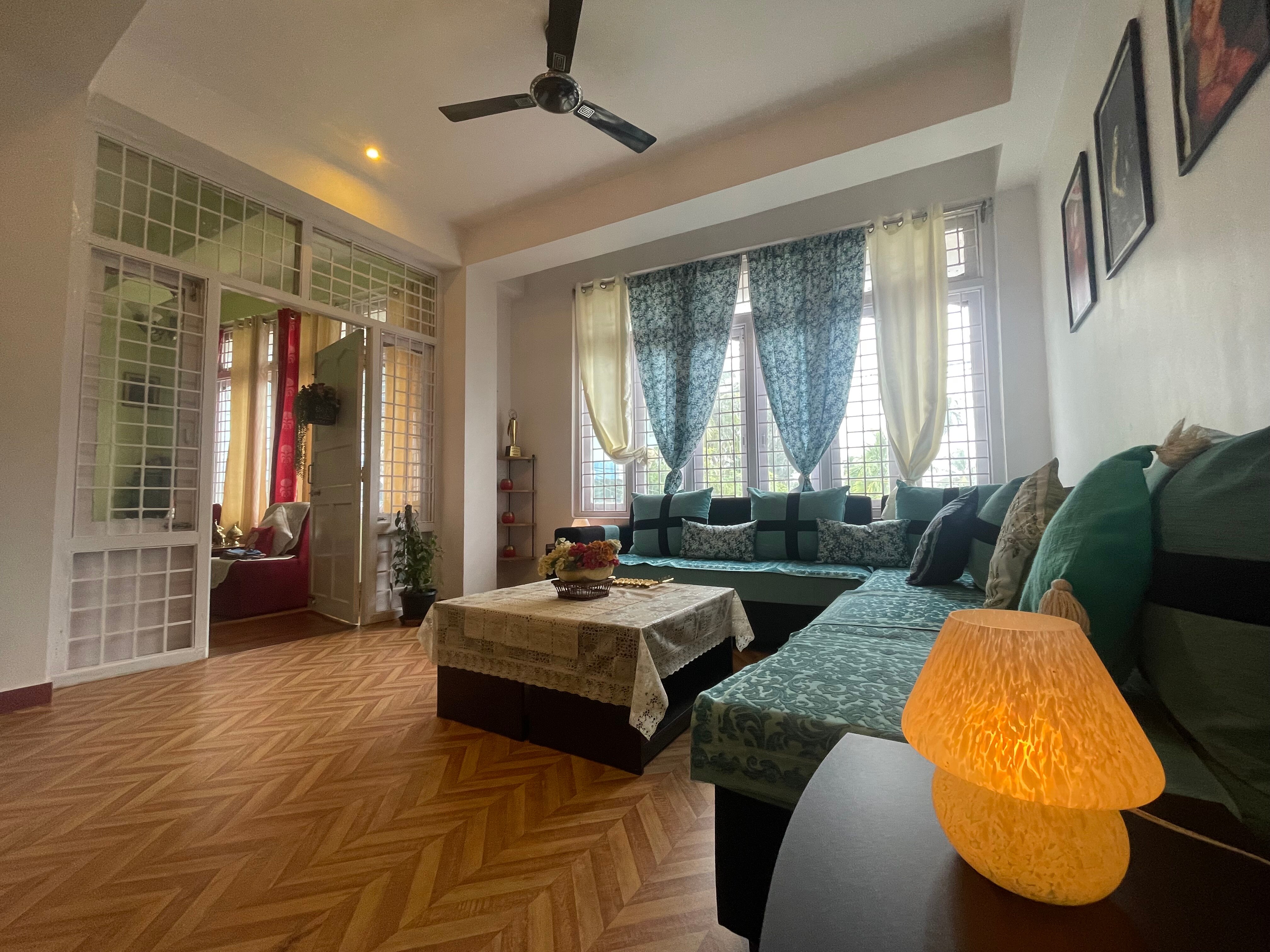 Parizat - 2 Rooms with Living Area - Tap to explore photos