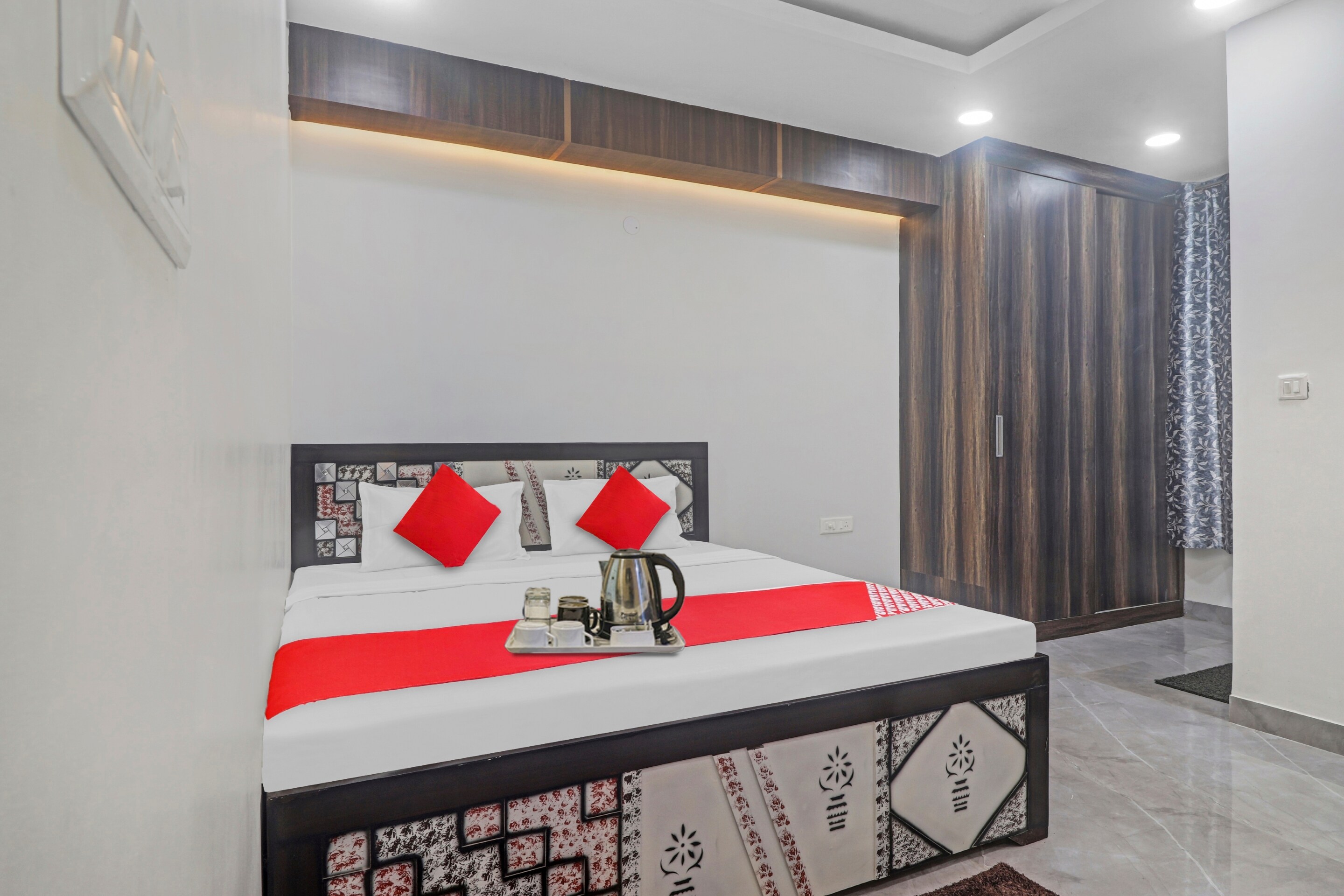 Hotel O Amazing Guest House - Tap to explore photos