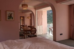 Ahsaas Mountain View Studio Apartment, Dharamshala