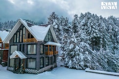 StayVista at Suite Room @ Frozen Fall - Tangmarg, Gulmarg