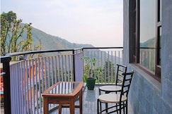 Hotel Bhagsu View | Heart of Bhagsunag, Hassle-Free Parking, Dharamshala