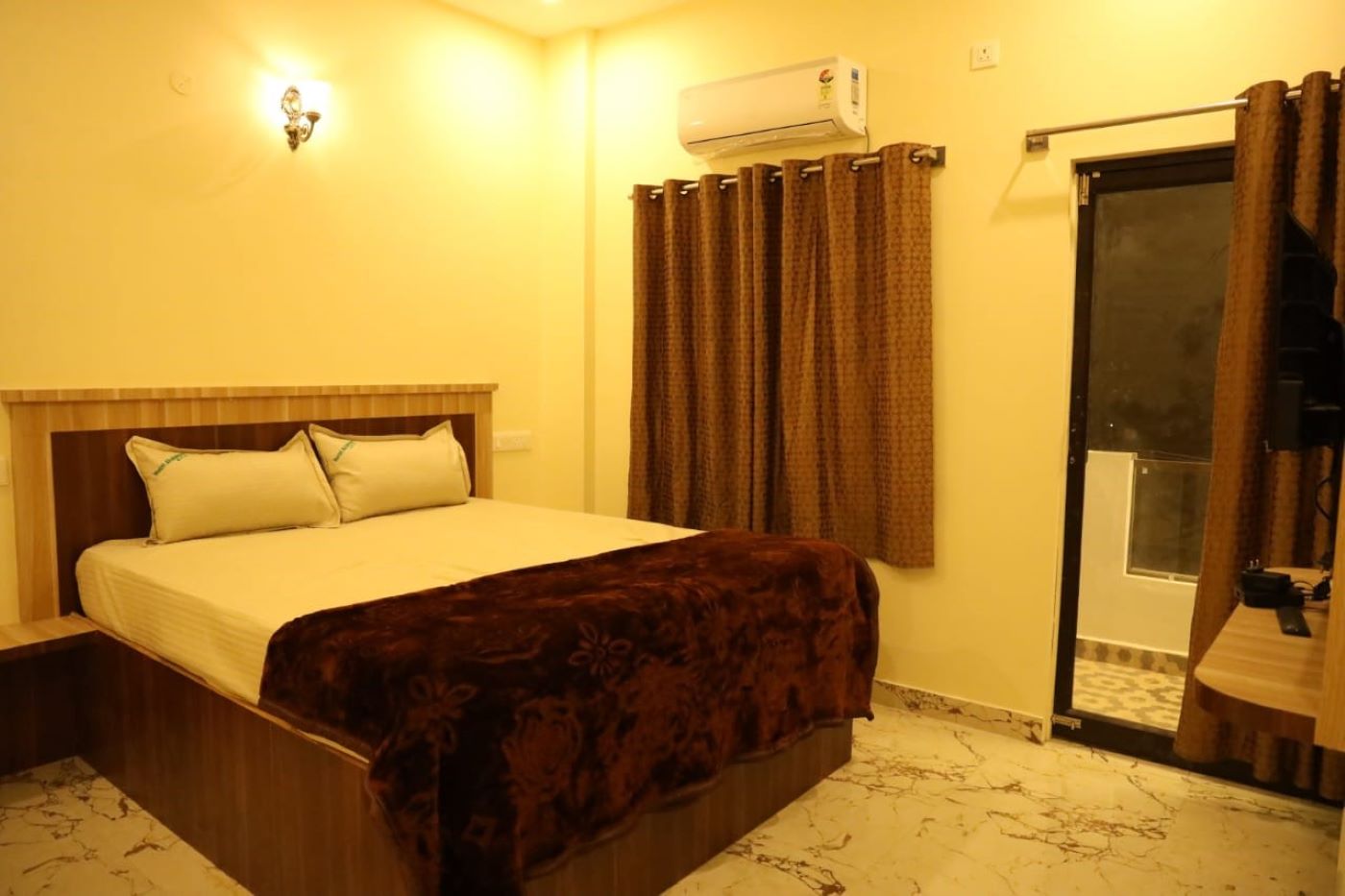 Hotel Akshayam Grand Inn - Tap to explore photos