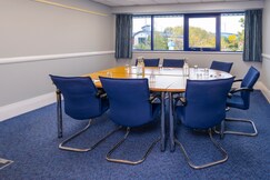 Holiday Inn Express NORTHAMPTON - SOUTH, Milton Keynes
