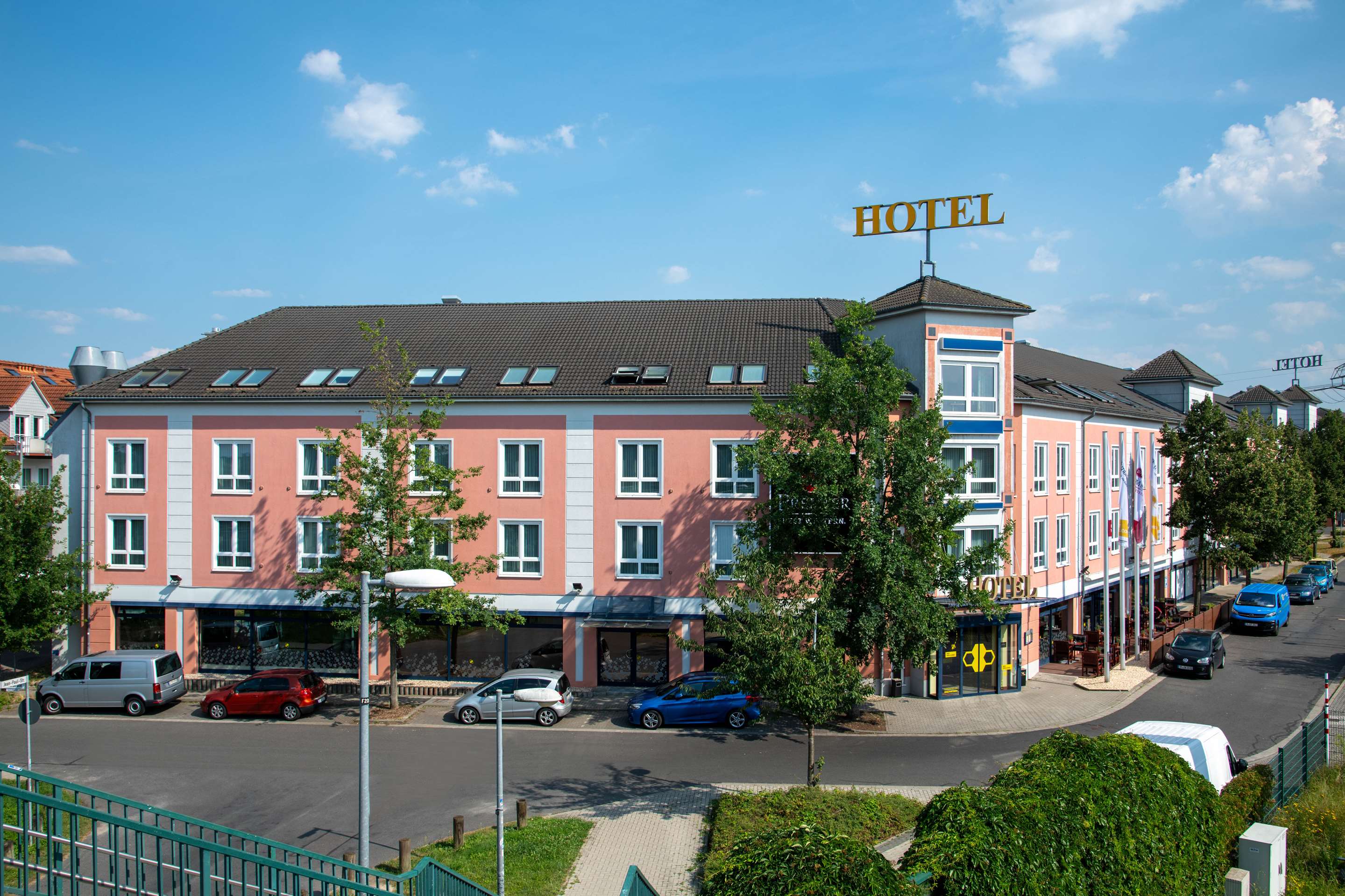Best Western Premier Airporthotel Fontane BERlin - Tap to explore photos